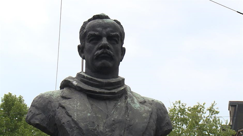 Kad bi Dimitrije Tucović ustao iz groba trebalo bi pola sata da shvati gde se našao, pa bi mogao mirno da nastavi tamo gde je stao