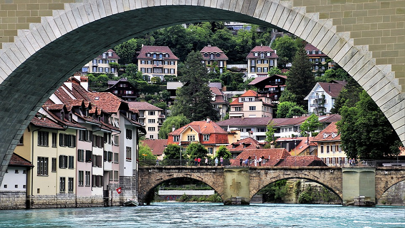 Švajcarci na referendumu odlučuju o kvalitetu hrane, burkama, biciklističkim stazama...