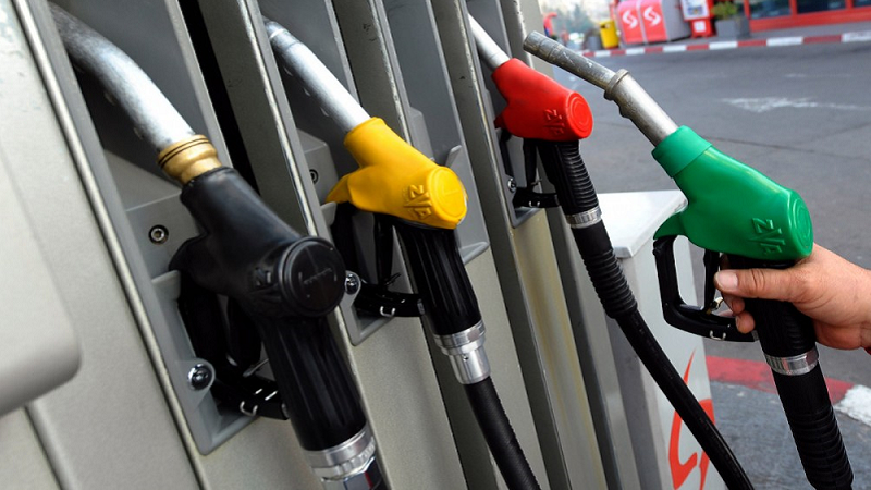 U KORAK SA EVROPOM: Cena goriva u Srbiji ista kao u Austriji i Španiji U KORAK SA EVROPOM: Cena goriva u Srbiji ista kao u Austriji i Španiji