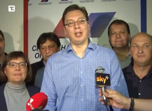 Šlageri radikala iz devedesetih su se na velika vrata vratili na srpsku političku scenu - Ima li pukotina među naprednjacima?