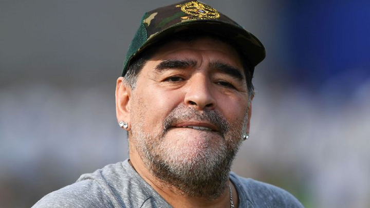 Maradona: Voleo bih da ih Mesi sve od**be i penzioniše se