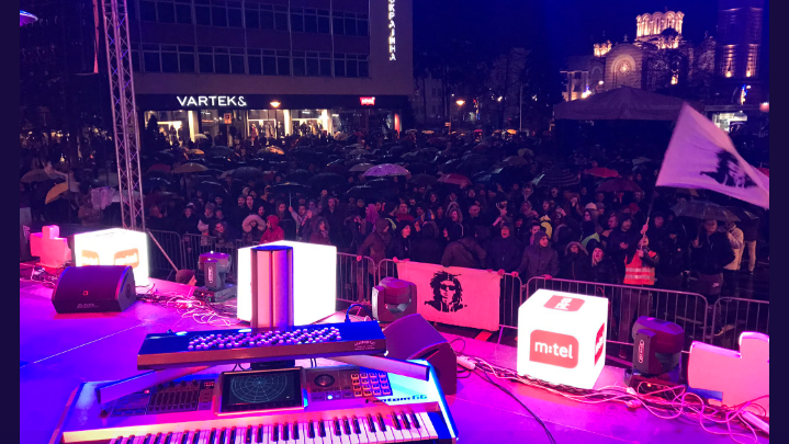 Banjalučani otkazali koncert Harisa Džinovića: "Harise pederu!" Banjalučani otkazali koncert Harisa Džinovića: "Harise pederu!"