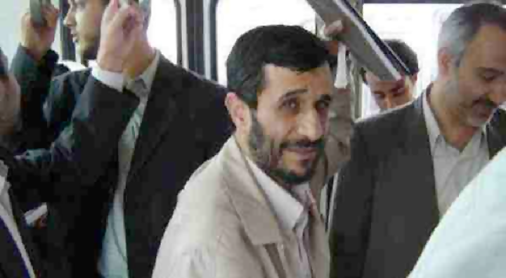 Osam godina je bio PREDSEDNIK DRŽAVE, sada je ponovo učitelj i na posao ide AUTOBUSOM!