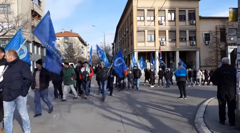 Protest i šetnja policajaca u Prokuplju (VIDEO)