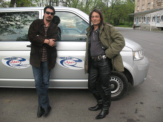 Dado Topić: Želeli smo muzikom da nekom drugom bojom prefarbamo život, nismo pravili tralala pesme. Danas im je jedina želja što pre do zarade