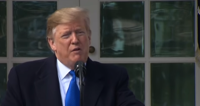 Tramp proglašava vanredno stanje kako bi dobio pristup milijardama dolara