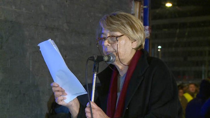 "1 od 5 miliona": "Vučiću, kao što kaže pesma tvoje omiljene umetnice idi dok si mlad!"