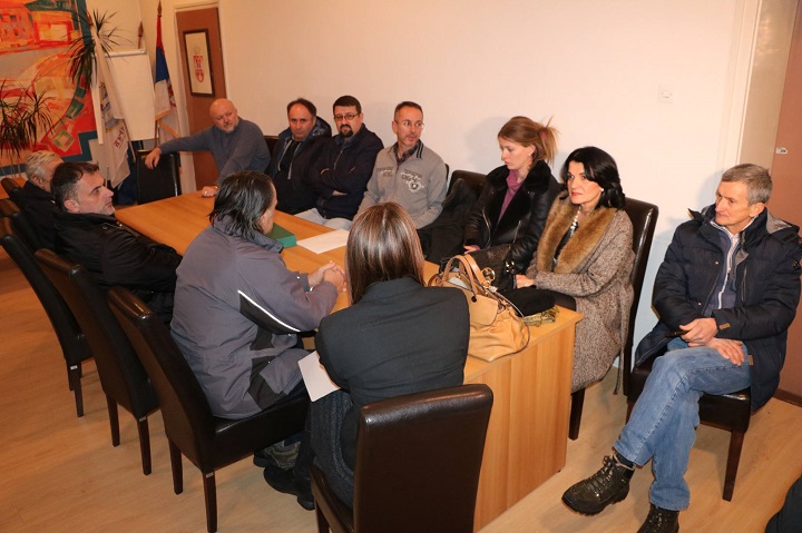 Kosjerić: Koliko nas umire zbog cementare Titan, sveštenici ne mogu da obave sve obrede 