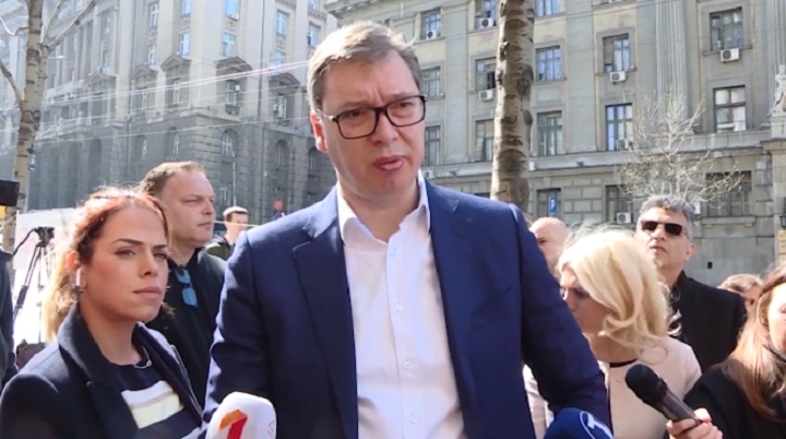 Vučić: Za zadužene u švajcarcima uskoro leks specijalis Vučić: Za zadužene u švajcarcima uskoro leks specijalis