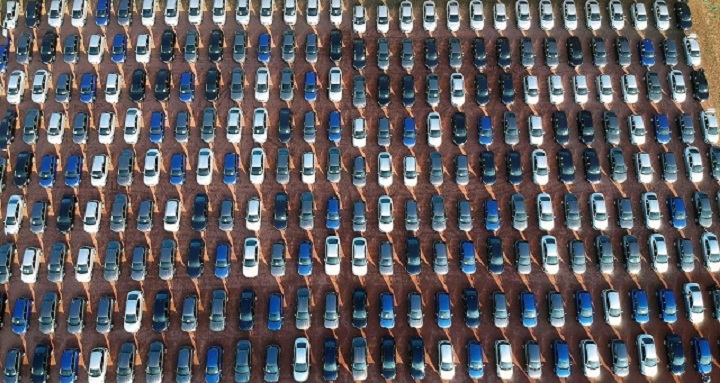 Pare u Srbiji se peru izgradnjom nekretnina i trgovinom polovnim automobilima