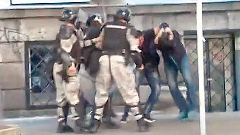 Odbrana: Vučić i Mali vređali i pretili Žandarmeriji da će „biti rasformirani“! Da li je pravi zadatak Vučića, Malog i dvojice pripadnika „Kobri“ bio da izvuku Danila Vučića iz grupe koja je planirala napad na Paradu ponosa?