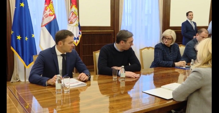 Leks specijalis o švajcarcima je predstava za narod i da bi se ublažio poraz banaka pred sudovima