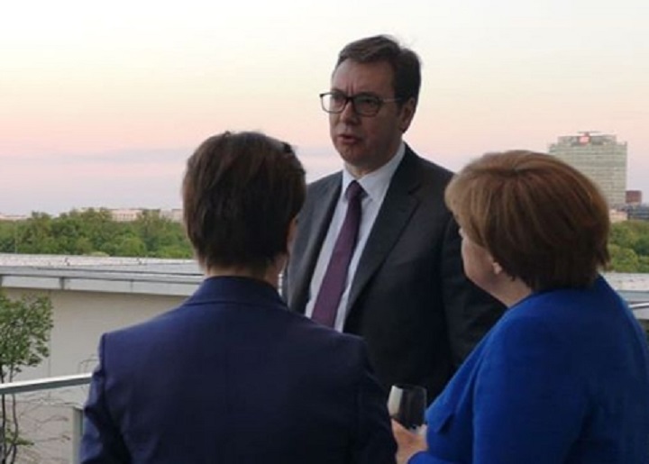 Vučić o Berlinu: Merkel ih zabezeknuto gledala...